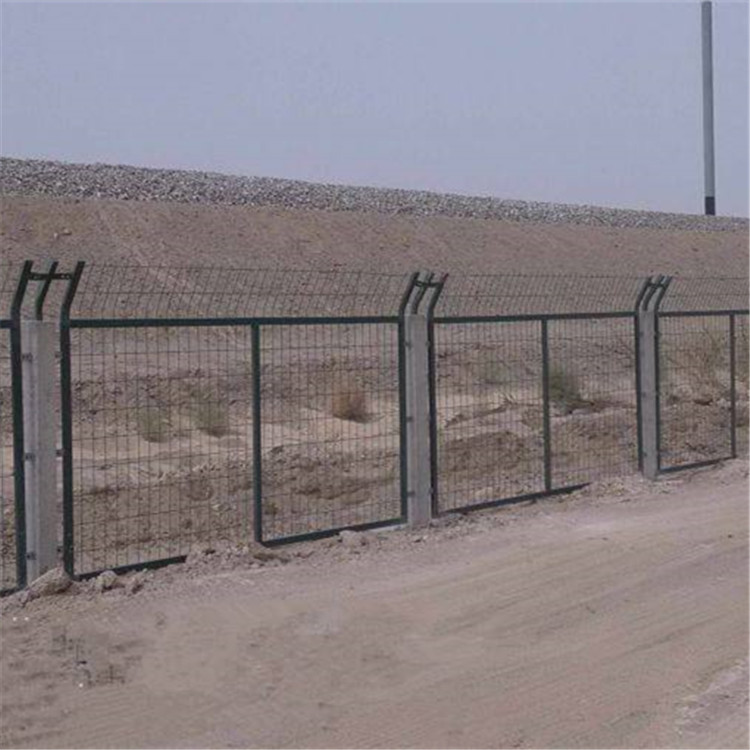 鐵路防護柵欄案例展示圖片2 鐵路防護柵欄案例展示圖片2